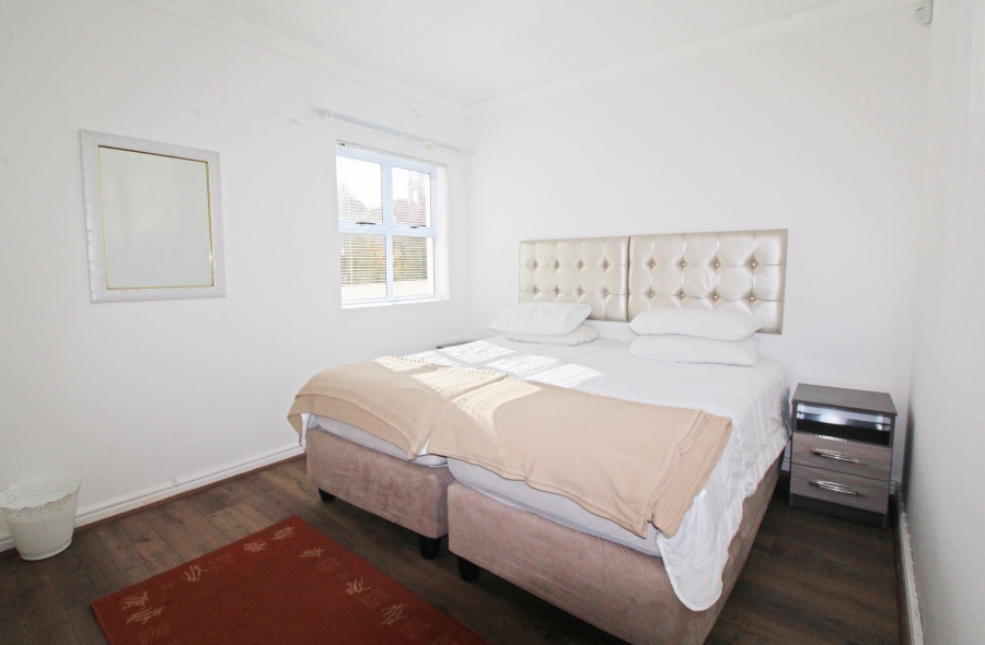 5 Bedroom Property for Sale in Paradise Beach Western Cape